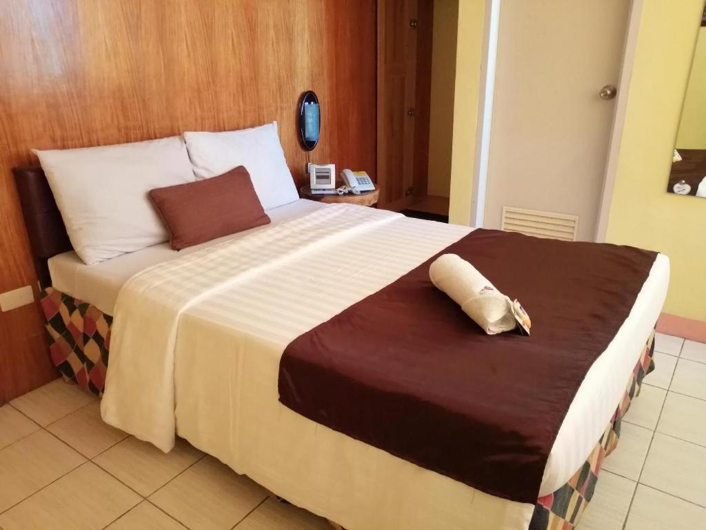 Hotel Asuncion Laoag Exterior photo