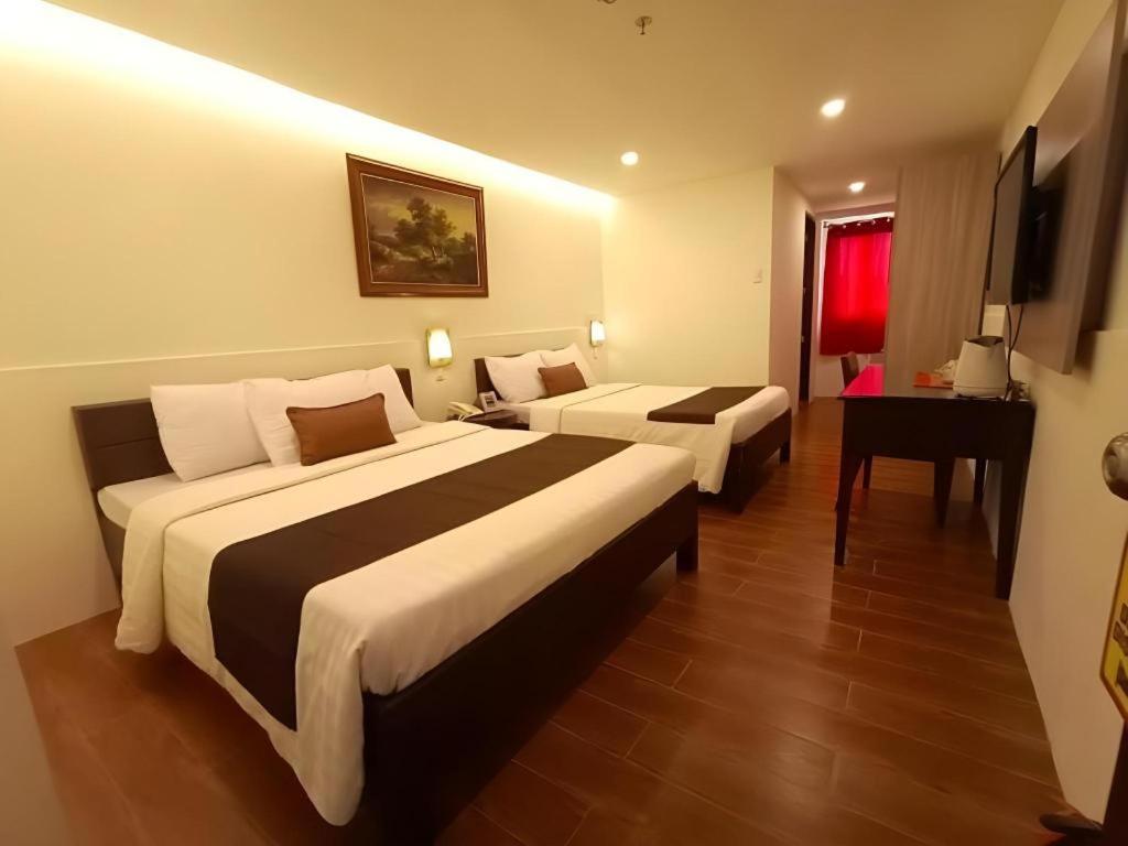 Hotel Asuncion Laoag Exterior photo