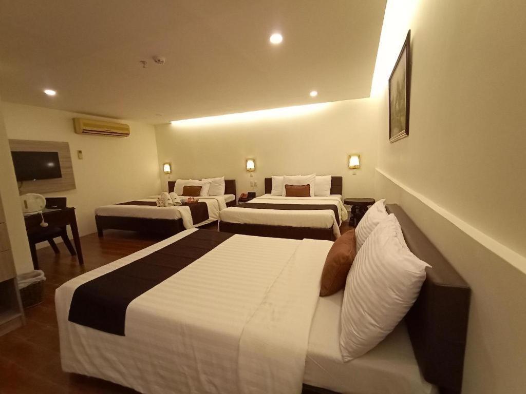 Hotel Asuncion Laoag Exterior photo